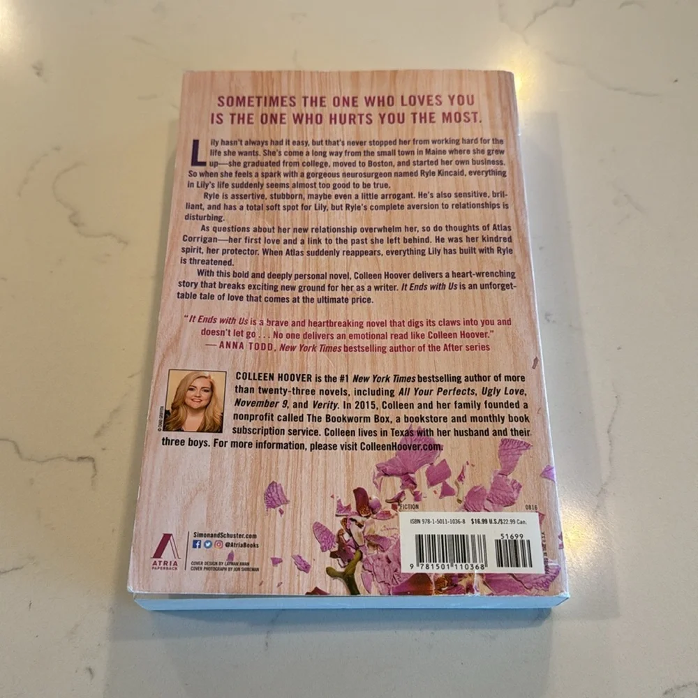 It Ends With Us by Colleen Hoover - Picture 4 of 4